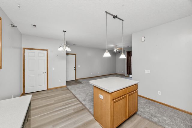 8601 Westown Parkway 5211, West Des Moines, IA 50266