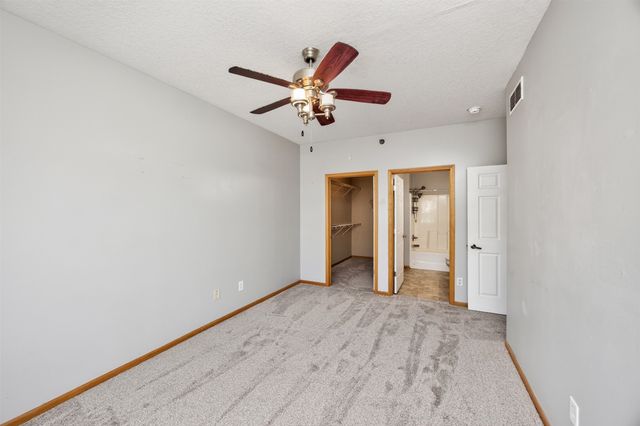 8601 Westown Parkway 5211, West Des Moines, IA 50266