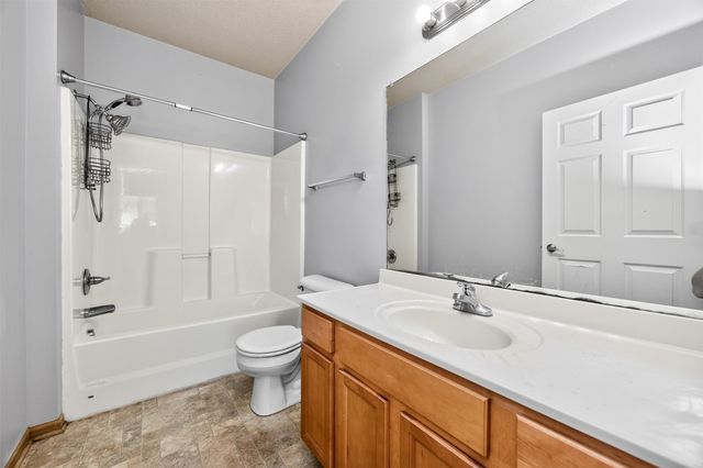 8601 Westown Parkway 5211, West Des Moines, IA 50266