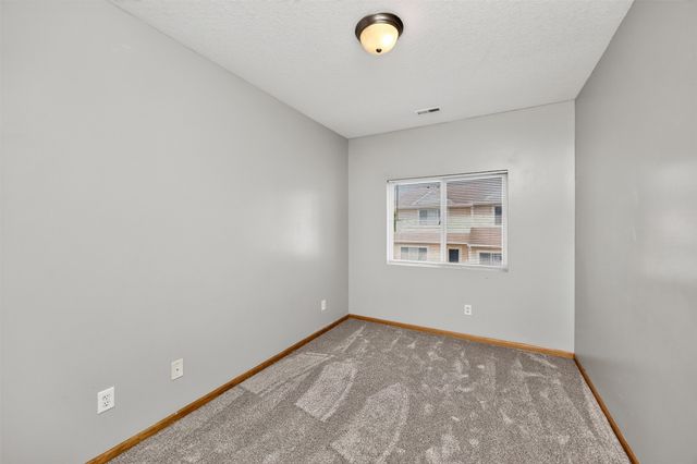 8601 Westown Parkway 5211, West Des Moines, IA 50266
