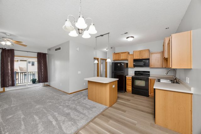 8601 Westown Parkway 5211, West Des Moines, IA 50266