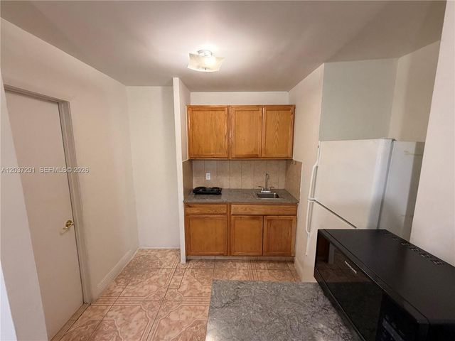 505 E 18th St, Hialeah, FL 33013
