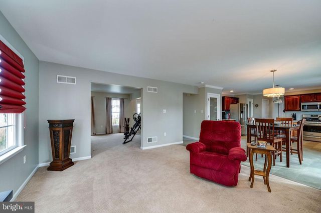 36 PICKWICK PL, Reading, PA 19606