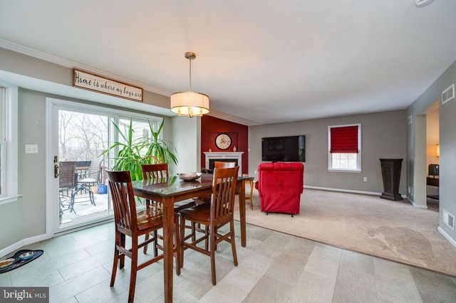 36 PICKWICK PL, Reading, PA 19606