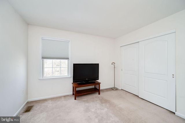 36 PICKWICK PL, Reading, PA 19606