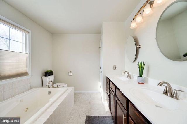 36 PICKWICK PL, Reading, PA 19606