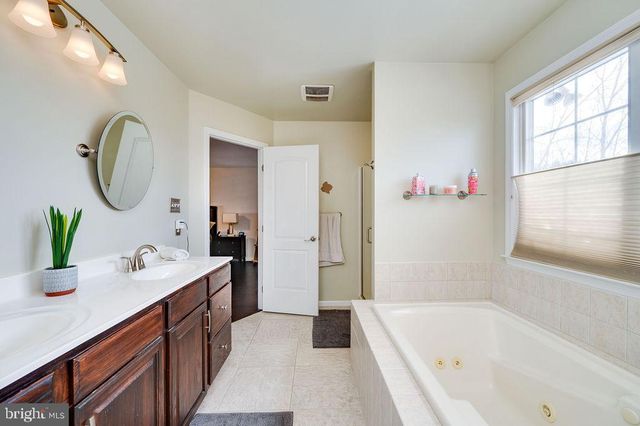 36 PICKWICK PL, Reading, PA 19606