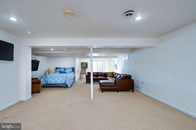 36 PICKWICK PL, Reading, PA 19606