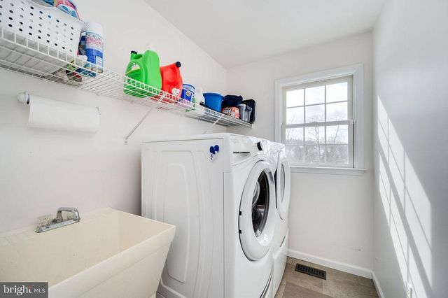 36 PICKWICK PL, Reading, PA 19606