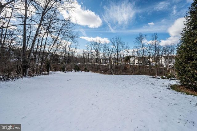 36 PICKWICK PL, Reading, PA 19606