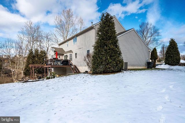 36 PICKWICK PL, Reading, PA 19606