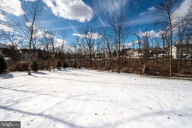 36 PICKWICK PL, Reading, PA 19606