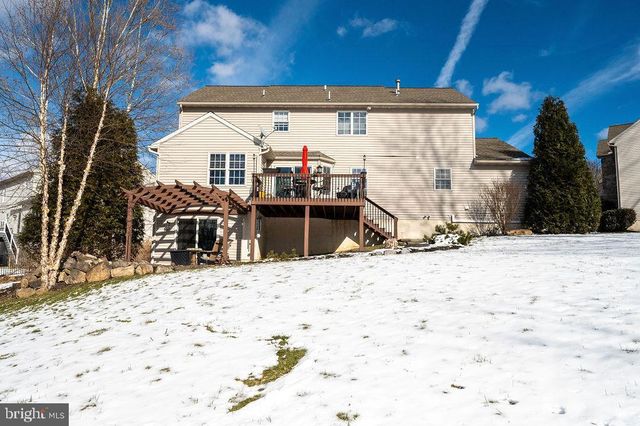 36 PICKWICK PL, Reading, PA 19606