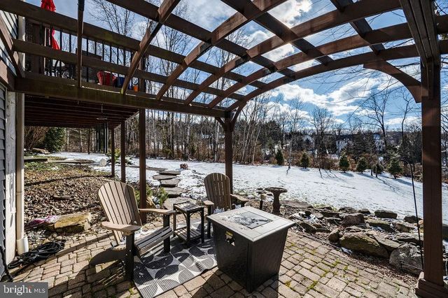 36 PICKWICK PL, Reading, PA 19606