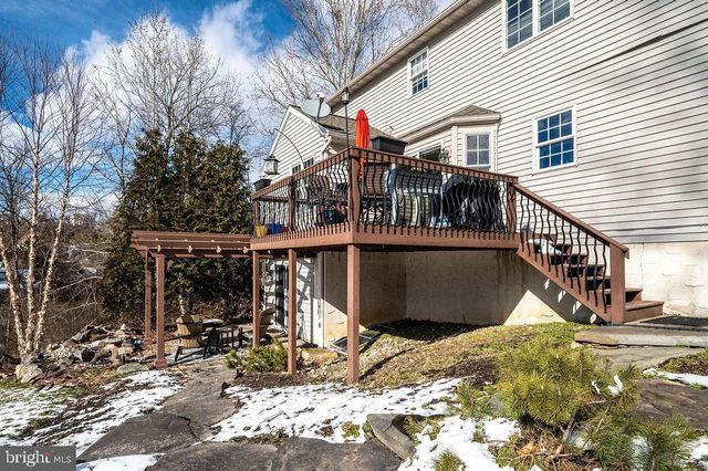 36 PICKWICK PL, Reading, PA 19606