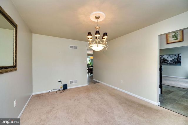 36 PICKWICK PL, Reading, PA 19606