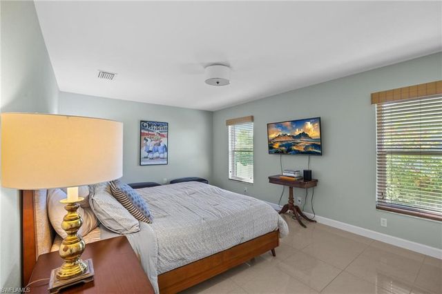 1914 NW 15th ST, Cape Coral, FL 33993