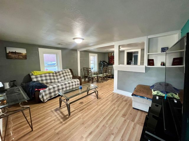 1125 N Meridian Ave, Wichita, KS 67203