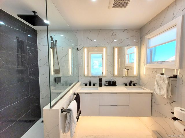 702 Fishermans Road, Baldwin, NY 11510