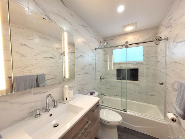 702 Fishermans Road, Baldwin, NY 11510