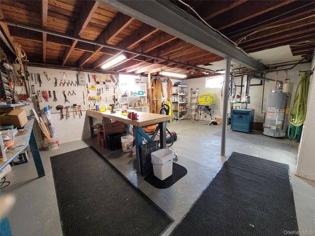 702 Fishermans Road, Baldwin, NY 11510