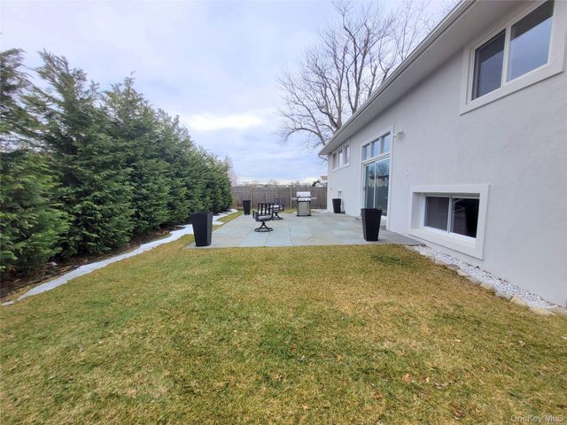 702 Fishermans Road, Baldwin, NY 11510