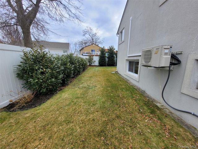 702 Fishermans Road, Baldwin, NY 11510