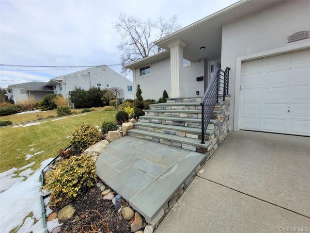 702 Fishermans Road, Baldwin, NY 11510