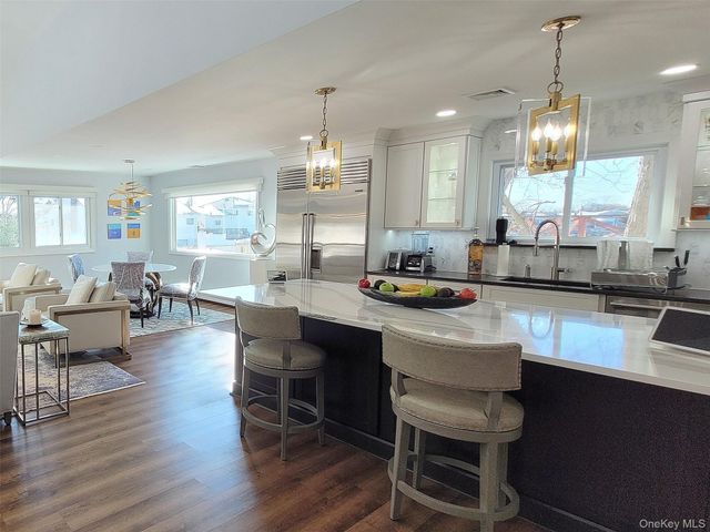 702 Fishermans Road, Baldwin, NY 11510