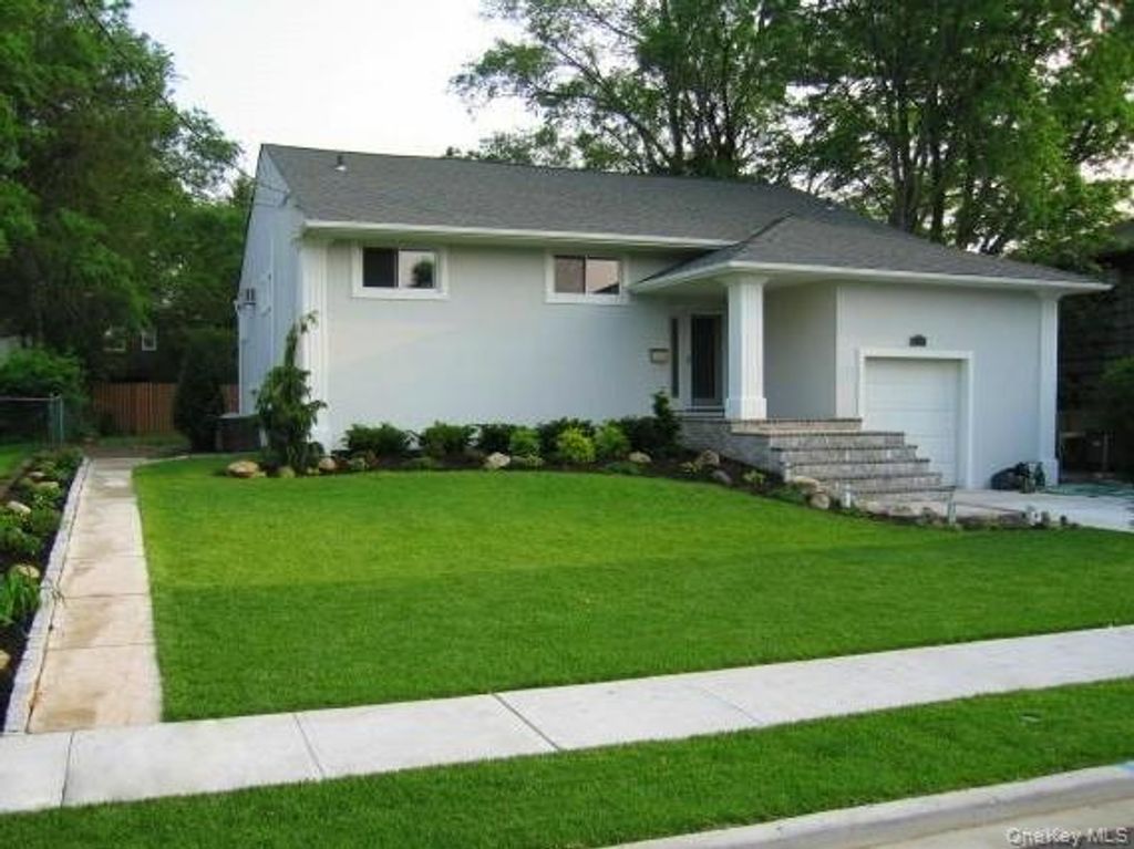 702 Fishermans Road, Baldwin, NY 11510