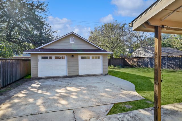 6222 Kenwood Avenue, Dallas, TX 75214