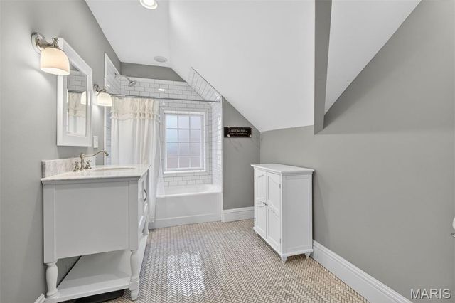 7437 Stratford Avenue, University City, MO 63130