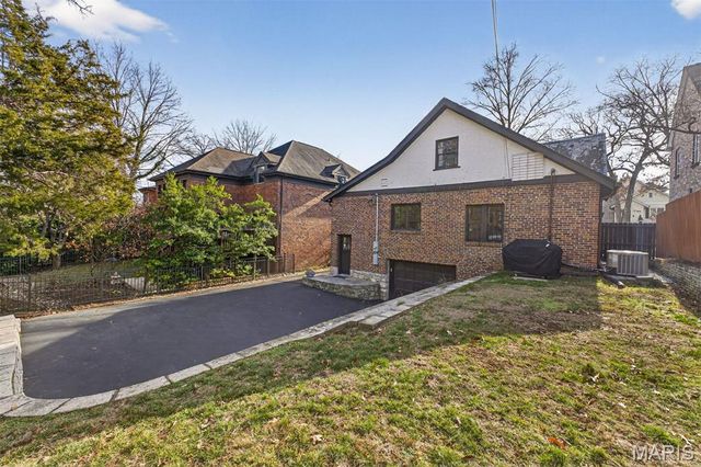 7437 Stratford Avenue, University City, MO 63130