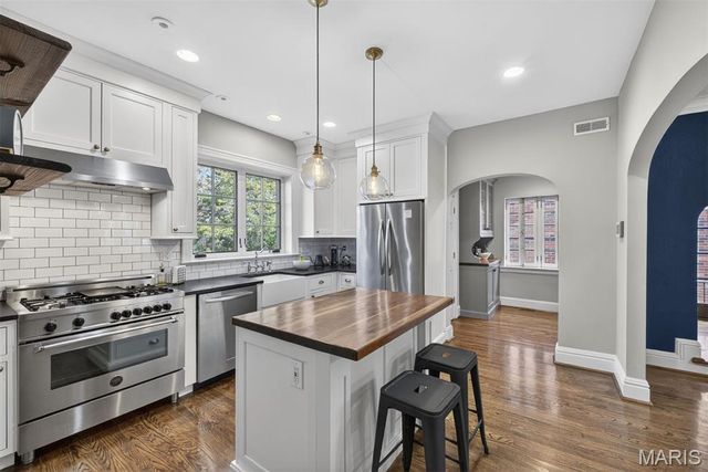 7437 Stratford Avenue, University City, MO 63130