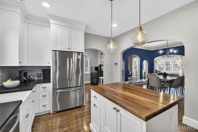 7437 Stratford Avenue, University City, MO 63130