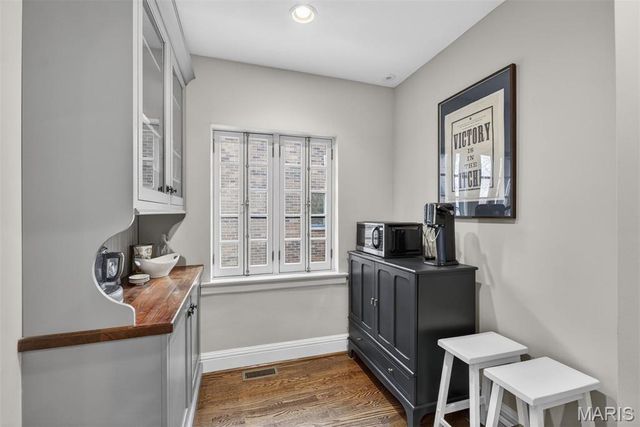 7437 Stratford Avenue, University City, MO 63130