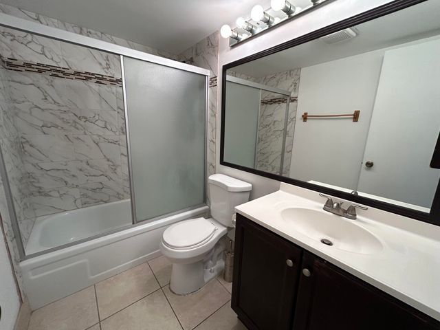 22 Dorset A 22, Boca Raton, FL 33434