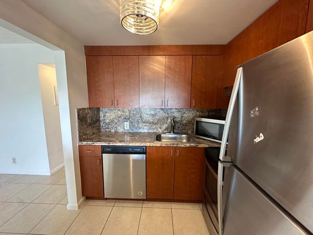 22 Dorset A 22, Boca Raton, FL 33434