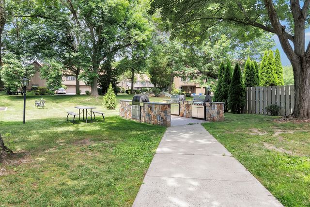 35 Algonquin Lane D, Stratford, CT 06614