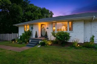 2000 Saint Joseph Dr, Nashville, TN 37218