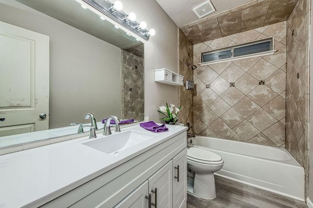 2715 N Marty Avenue, Fresno, CA 93722