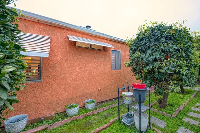 2715 N Marty Avenue, Fresno, CA 93722