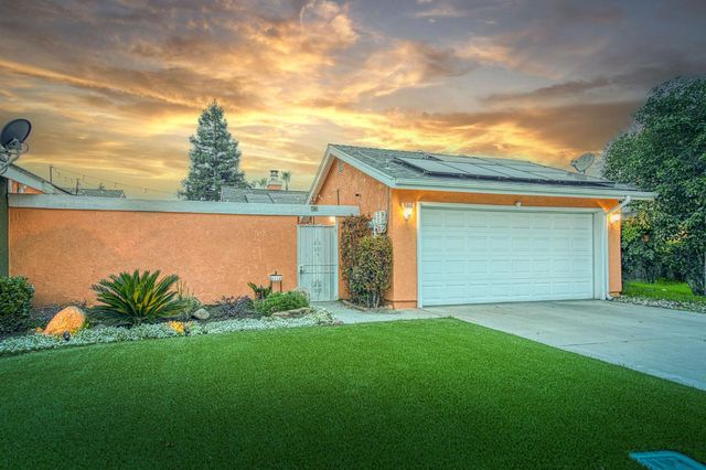 2715 N Marty Avenue, Fresno, CA 93722