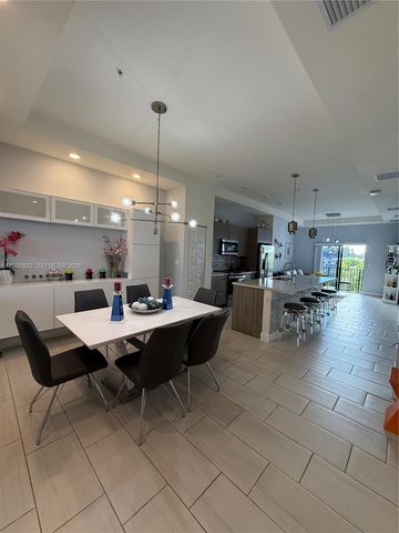 7815 NW 104th Avenue 32, Doral, FL 33178