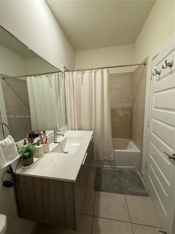 7815 NW 104th Avenue 32, Doral, FL 33178