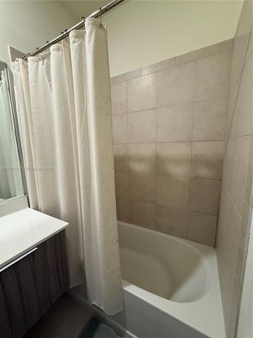 7815 NW 104th Avenue 32, Doral, FL 33178
