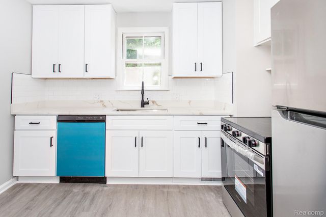 4056 Robina Avenue, Berkley, MI 48072
