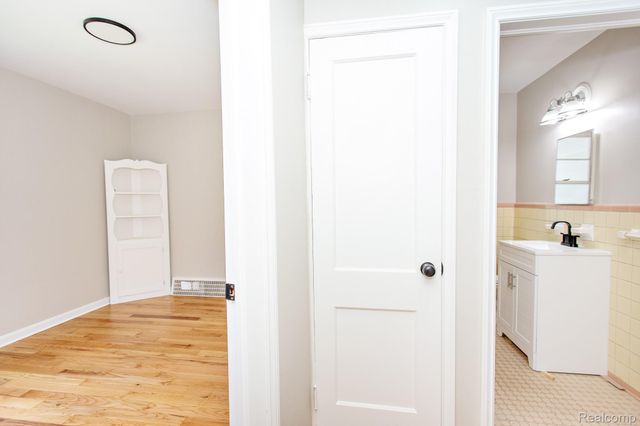 4056 Robina Avenue, Berkley, MI 48072