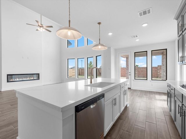 2818 Nova Beach Drive, Texas City, TX 77568