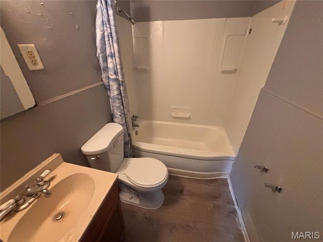 705 Beardsley Court, Ferguson, MO 63135